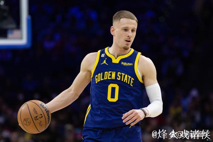 迪温琴佐加速突破上反篮打进,森林狼打出15-0领先勇士10分 迪温琴佐加速突破上反篮打进,森林狼打出15-0领先勇士10分